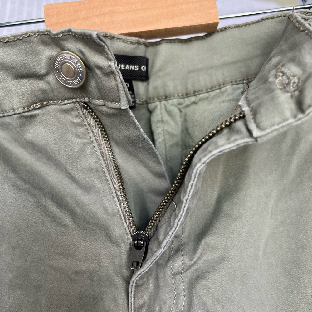 XXL shorts faded olive green - size 20, fits like 18
